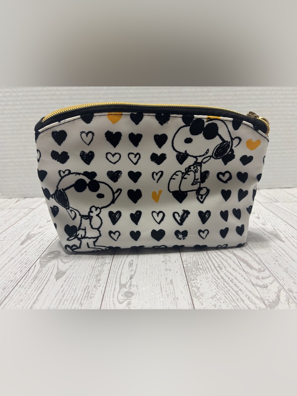 Snoopy Peanuts White & Black Heart Print Cosmetic Makeup Toiletries Pouch Bag